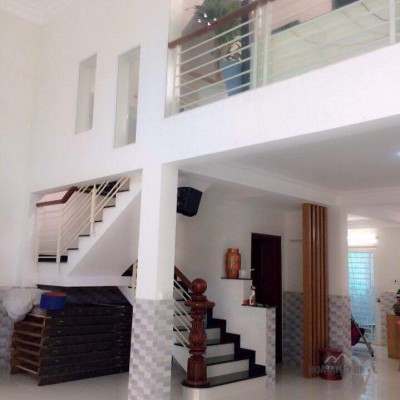 BÁN GẤP BIỆT THỰ KÈM DÃY TRỌ HÓC MÔN