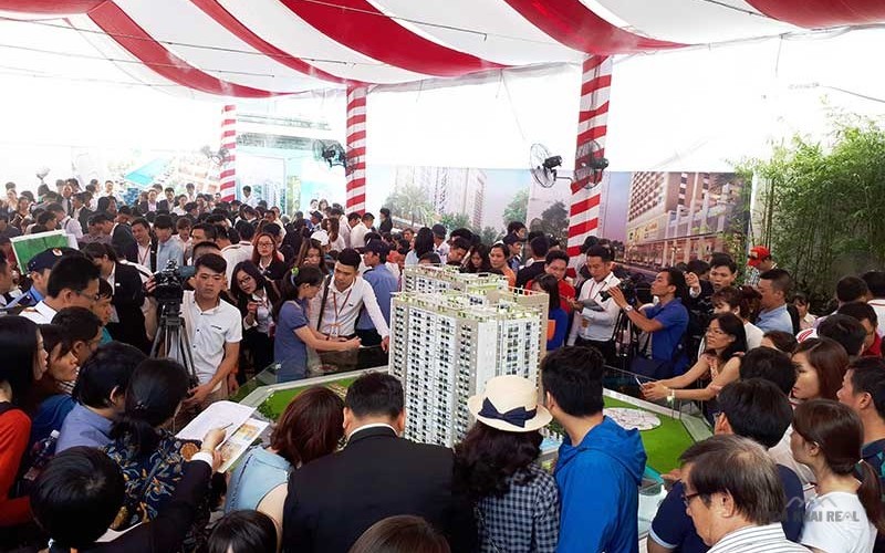 Sau đất nền, giá căn hộ, biệt thự, nhà phố... cũng 